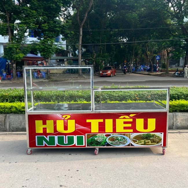 Xe bán hủ tiếu, nui