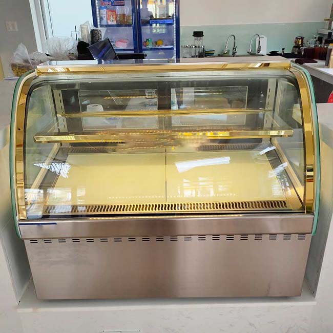 Tủ bánh kem 1m2 kính cong 2 tầng 