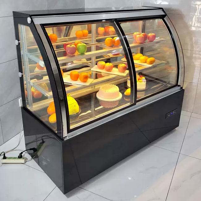 Tủ bánh kem 1m5 kính cong 3 tầng