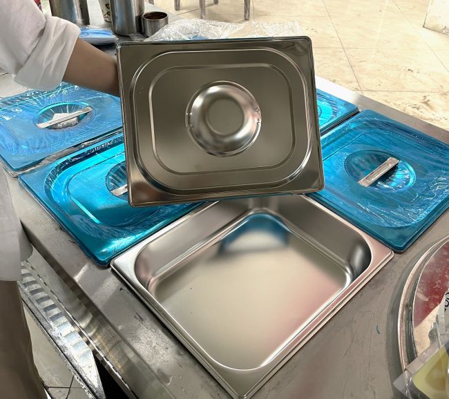 Hoàn thiện quầy hâm nóng thức ăn