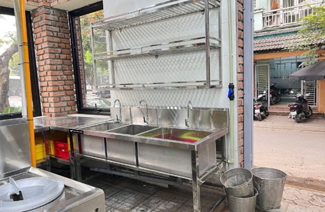 Khu vực giá đỡ, kệ rửa