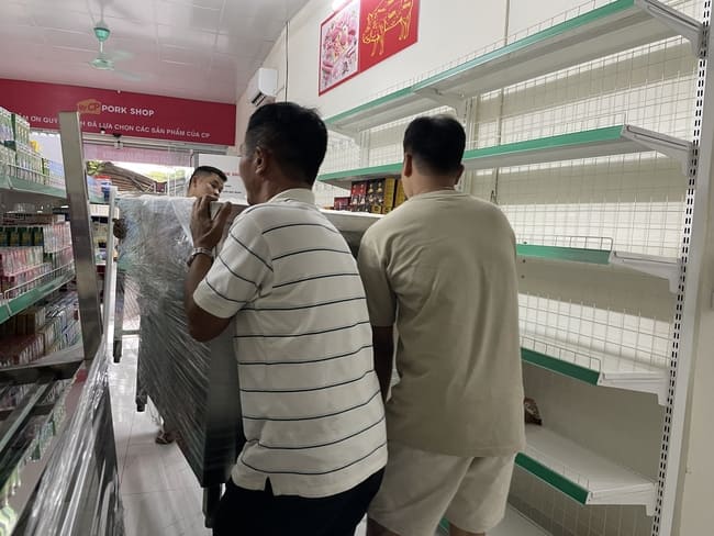 Di chuyển thiết bị đến cửa hàng
