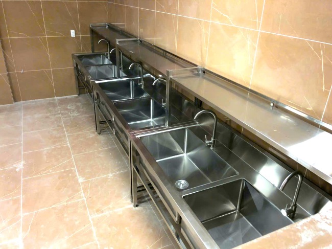 Kệ trên chậu rửa